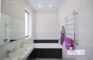 Коттедж 220м², 2-этажный, на длительный срок, 