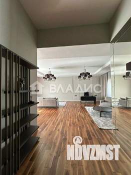 Дом 1300м², 3-этажный, на длительный срок, 