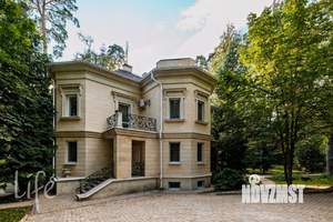 Коттедж 380м², 2-этажный, на длительный срок, 