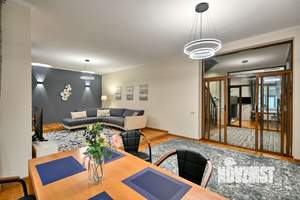 Дом 250м², 2-этажный, на длительный срок, 