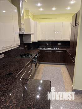 Таунхаус 280м², 3-этажный, на длительный срок, 