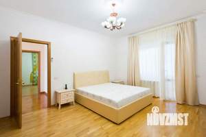 Дом 320м², 3-этажный, на длительный срок, 