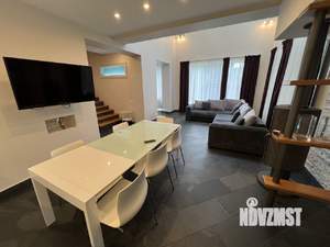 Дом 220м², 3-этажный, на длительный срок, 