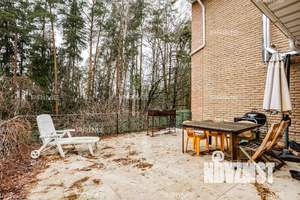 Коттедж 590м&sup2;, 2-этажный, на длительный срок, 