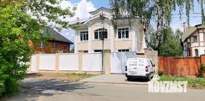 Дом 250м², 3-этажный, на длительный срок, 