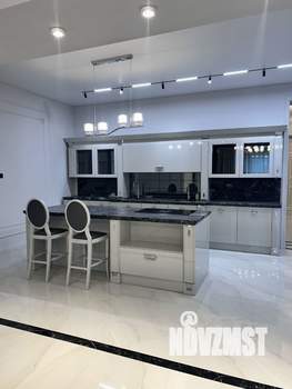 Коттедж 1300м², 3-этажный, на длительный срок, 