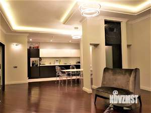 Таунхаус 390м², 3-этажный, на длительный срок, 