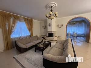 Дом 500м&sup2;, 3-этажный, на длительный срок, 