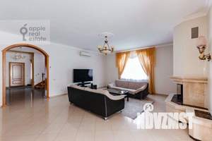 Дом 320м&sup2;, 3-этажный, на длительный срок, 