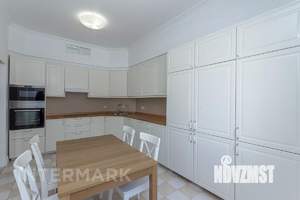 Таунхаус 260м², 2-этажный, на длительный срок, 