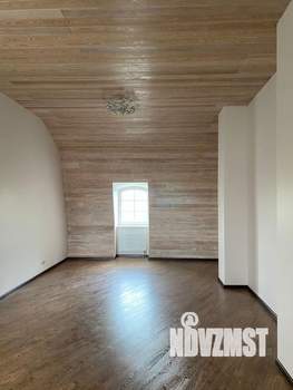 Коттедж 379м&sup2;, 3-этажный, на длительный срок, 