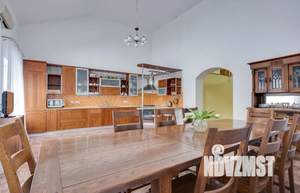 Дом 500м&sup2;, 3-этажный, посуточно, 