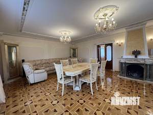 Коттедж 200м², 3-этажный, на длительный срок, 