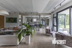 Дом 800м&sup2;, 2-этажный, на длительный срок, 