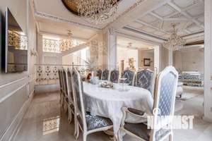 Дом 1000м&sup2;, 3-этажный, на длительный срок, 