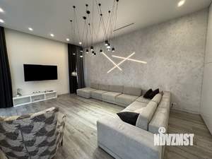 Коттедж 380м&sup2;, 2-этажный, на длительный срок, 