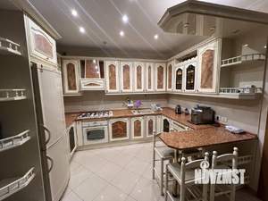 Дом 500м&sup2;, 3-этажный, на длительный срок, 