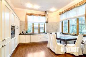 Дом 650м², 3-этажный, посуточно, 