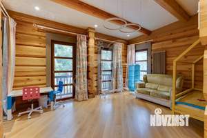 Дом 470м&sup2;, 3-этажный, на длительный срок, 