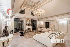 Дом 1000м&sup2;, 3-этажный, на длительный срок, 