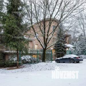 Коттедж 590м&sup2;, 2-этажный, на длительный срок, 