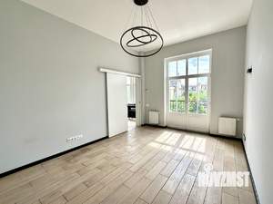 Таунхаус 450м², 3-этажный, на длительный срок, 