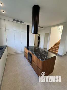 Коттедж 360м&sup2;, 3-этажный, на длительный срок, 