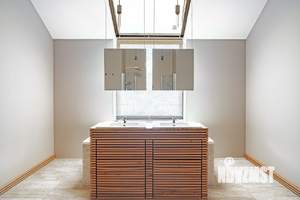 Дом 750м&sup2;, 3-этажный, посуточно, 