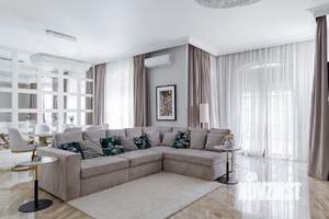 Таунхаус 296м², 4-этажный, на длительный срок, 