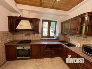 Дом 1200м², 3-этажный, посуточно, 