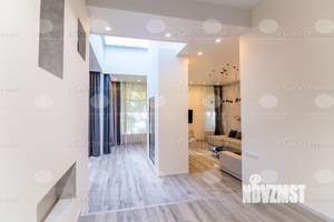 Таунхаус 385м&sup2;, 2-этажный, на длительный срок, 