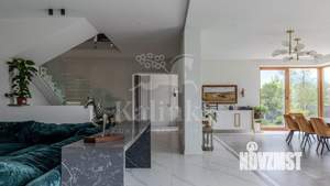 Дом 415м&sup2;, 2-этажный, участок 18 сот.  