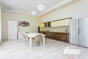Дом 450м², 2-этажный, участок 7 сот.  