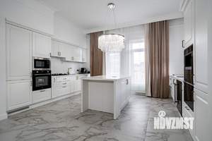 Коттедж 625м², 3-этажный, участок 8 сот.  