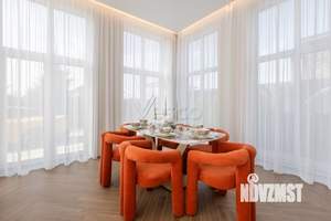 Коттедж 250м², 2-этажный, участок 6 сот.  