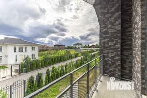 Коттедж 240м², 2-этажный, участок 5 сот.  