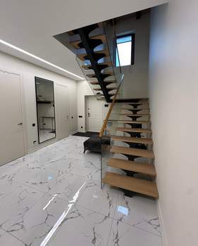 Дом 200м², 3-этажный, участок 3 сот.  