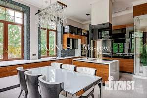 Дом 1400м&sup2;, 2-этажный, участок 23 сот.  