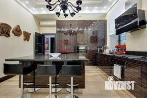 Дом 1135м², 3-этажный, участок 23 сот.  