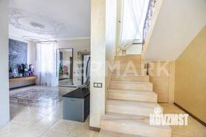 Коттедж 275м², 2-этажный, участок 8 сот.  