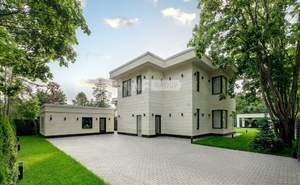 Дом 250м², 2-этажный, участок 10 сот.  