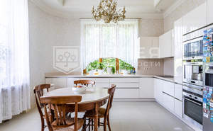 Дом 650м², 3-этажный, участок 20 сот.  