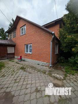 Коттедж 250м&sup2;, 3-этажный, участок 6 сот.  