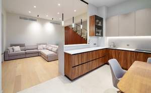 Дом 278м², 3-этажный, участок 2 сот.  