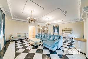 Дом 271м², 2-этажный, участок 11 сот.  