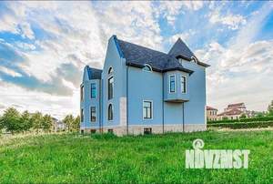 Дом 998м&sup2;, 3-этажный, участок 24 сот.  