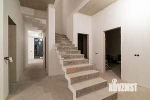 Дом 240м², 2-этажный, участок 8 сот.  