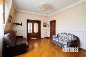 Дом 1500м², 4-этажный, участок 40 сот.  