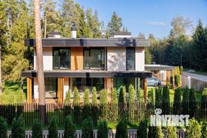 Дом 369м², 2-этажный, участок 17 сот.  