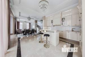 Дом 380м², 2-этажный, участок 12 сот.  